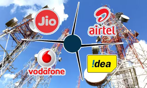 ఈ అర్థరాత్రి నుంచే మొబైల్ చార్జీల మోత.. ఎయిర్ టెల్, వోడాఫోన్ చార్జీలు ఎంత పెరుగుతాయంటే..