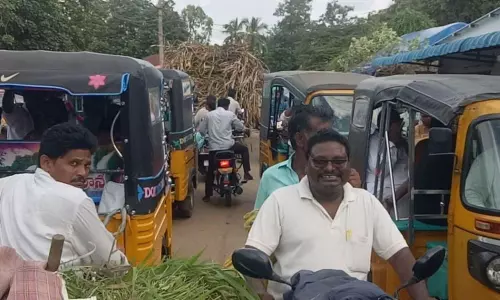 రహదారులు విస్తరించే పని త్వరగా పూర్తి చేయండి