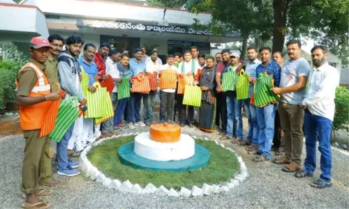 ప్లాస్టిక్ నిర్మూలనకు ప్రతి ఒక్కరు సహకరించాలి: ఎమ్మెల్యే శానంపూడి