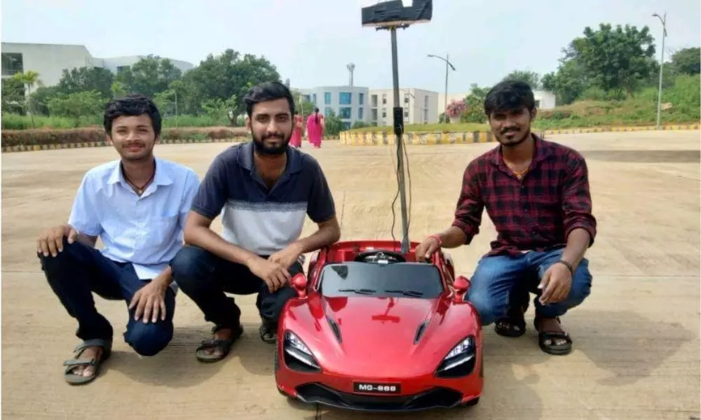 ట్రిపుల్ ఐటీ విద్యార్థులకు బంగారు పతకం ట్రిపుల్ ఐటీ విద్యార్థులకు బంగారు పతకం