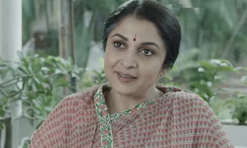 క్వీన్ ట్రైలర్ : రమ్యకృష్ణపై ప్రశంసల వెల్లువ