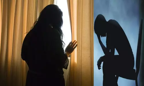 ప్రేయసి పిలిచిందని హాస్టల్ కి వెళ్ళాడు.. చివరకి..