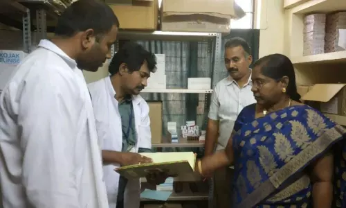 ప్రాథమిక ఆరోగ్య కేంద్రాన్ని తనిఖీ చేసిన జిల్లా అధికారి