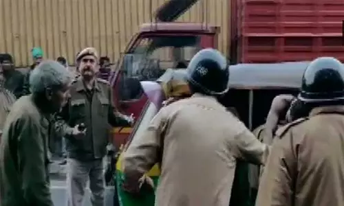 ఢిల్లీ అనాజ్మండీలో అగ్నిప్రమాదం.. 37 మంది మృతి ఢిల్లీ అనాజ్మండీలో అగ్నిప్రమాదం.. 37 మంది మృతి