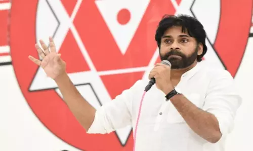 12న కాకినాడలో నిరాహార దీక్ష చేస్తా: పవన్‌