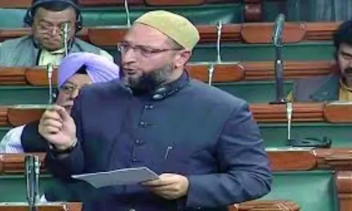 పౌరసత్వ సవరణ బిల్లు చించేసిన ఎంపీ అసదుద్దీన్‌ ఒవైసీ