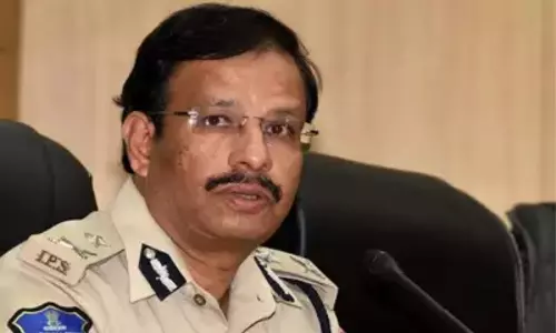 ఢిల్లీకి సజ్జనార్.. నిందితుల ఎన్కౌంటర్పై సుప్రీం కోర్టులో విచారణ ఢిల్లీకి సజ్జనార్.. నిందితుల ఎన్కౌంటర్పై సుప్రీం కోర్టులో విచారణ