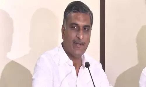 పరాయి మహిళలను అమ్మ లేదా అక్కచెల్లెలుగా చూడాలి : హరీష్ రావు పరాయి మహిళలను అమ్మ లేదా అక్కచెల్లెలుగా చూడాలి : హరీష్ రావు