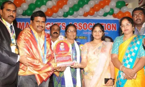 డాక్టర్ చంద్రహాసన్ రెడ్డికి అంబేద్కర్ సేవా పురస్కారం