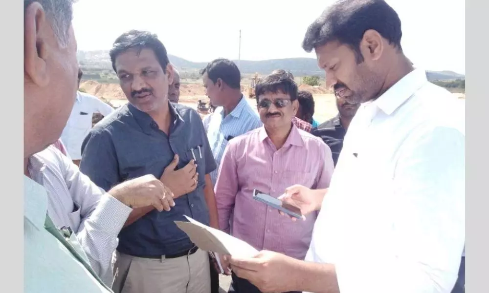 పేదలందరికీ ఇళ్ల స్థలాలు పేదలందరికీ ఇళ్ల స్థలాలు