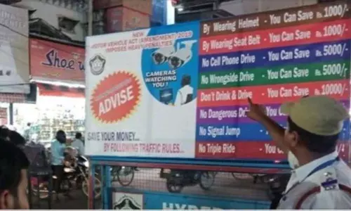 లైసెన్సు, ఆర్‌.సి. కార్డులు  నేరుగా రవాణా కార్యాలయంలో పొందవచ్చు