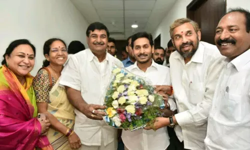 దమ్మున్న సీఎం జగన్: మంత్రి ధర్మాన