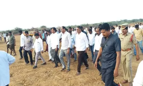 కడప ఉక్కు ఫ్యాక్టరీ శంకుస్థాపనకు ఏర్పాట్లు షురూ.. కడప ఉక్కు ఫ్యాక్టరీ శంకుస్థాపనకు ఏర్పాట్లు షురూ..