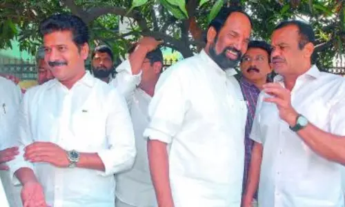 కాంగ్రెస్‌లో పీసీసీ రేసు... నేతలంతా ఢిల్లీలోనే...