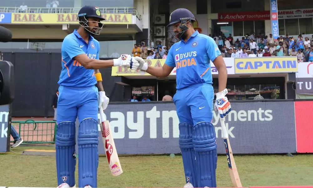 Ind vs WI 2nd ODI : సెంచరీలతో కదం తొక్కిన భారత ఓపెనర్లు