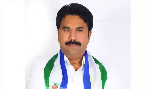 వారికోసం మిగిలిన ప్రాంతాలను విస్మరించాలా?: వైసీపీ నేత రవిచంద్రారెడ్డి
