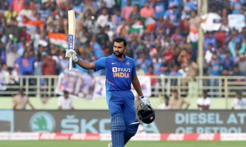 Ind vs WI 2nd ODI : రోహిత్ 150 నాటౌట్ .. భారీ స్కోరు దిశగా భారత్ Ind vs WI 2nd ODI : రోహిత్ 150 నాటౌట్ .. భారీ స్కోరు దిశగా భారత్