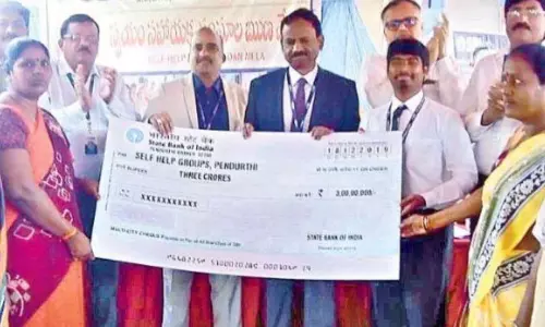 మహిళల ఆర్థికాభివృద్ధికి ఎస్‌బీఐ చేయూత