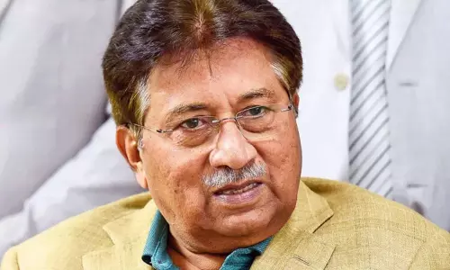 ముషారఫ్‌ను అసలు వదలకండి..మూడు రోజుల వేలాడతీయండి పాక్ కోర్టు