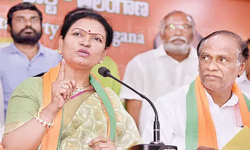 సైలెంట్‌గా వున్న డీకే అరుణ సడెన్‌గా స్పీడెందుకు పెంచారు.. కారణం అదేనా?