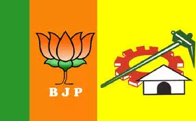 రాజధాని వికేంద్రీకరణపై టీడీపీ, బీజేపీ నేతల్లో భిన్నాభిప్రాయాలు రాజధాని వికేంద్రీకరణపై టీడీపీ, బీజేపీ నేతల్లో భిన్నాభిప్రాయాలు