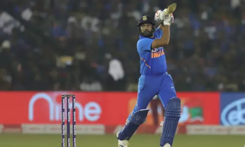 IndvsWI 3rd ODI : ధాటిగా ఆడుతున్న టీమిండియా ఓపెనర్లు