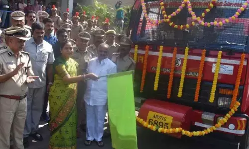 జనవరిలో ఆ శాఖలో ఖాళీగా ఉన్న పోస్టుల భర్తీ : హోంమంత్రి సుచరిత జనవరిలో ఆ శాఖలో ఖాళీగా ఉన్న పోస్టుల భర్తీ : హోంమంత్రి సుచరిత