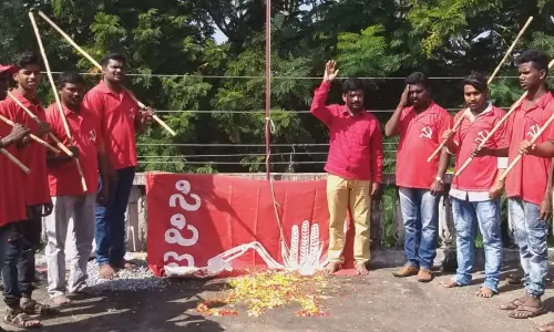 ఘనంగా సీపీఐ ఆవిర్భావ దినోత్సవం