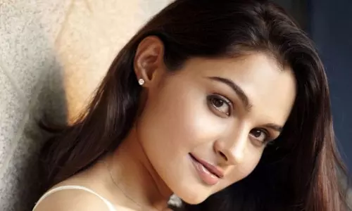 ఏడ్రస్ వేసుకుంటే మీకేందుకు..నెటిజన్లపై ఆండ్రియా ఫైర్