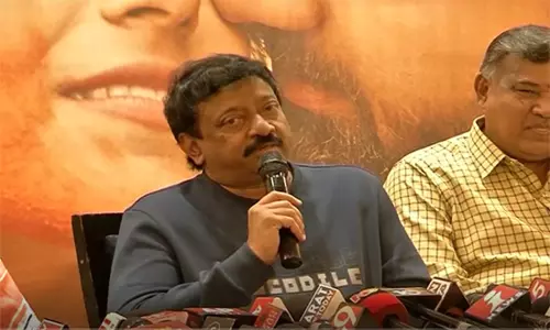 తనతో కలిసి డ్రింక్ తాగడానికి అందర్ని ఆహ్వనించిన ఆర్జీవీ తనతో కలిసి డ్రింక్ తాగడానికి అందర్ని ఆహ్వనించిన ఆర్జీవీ