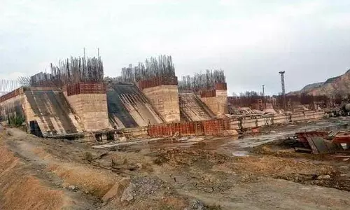 పోలవరంలో నిపుణుల కమిటీ పర్యటన పోలవరంలో నిపుణుల కమిటీ పర్యటన