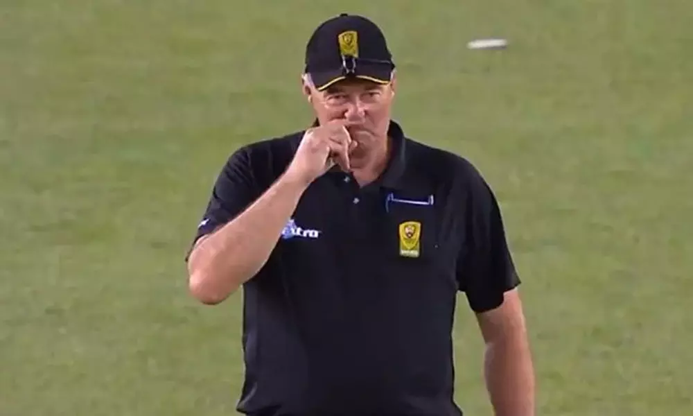 బీబీఎల్..ఔట్కు అప్పీలు చేస్తే అంపైర్ ఎంచేసాడో తెలుసా బీబీఎల్..ఔట్కు అప్పీలు చేస్తే అంపైర్ ఎంచేసాడో తెలుసా