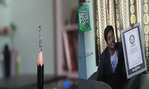 పెన్సిల్పై 2020ను అద్భుతంగా మలిచిన తెలుగు కుర్రాడు పెన్సిల్పై 2020ను అద్భుతంగా మలిచిన తెలుగు కుర్రాడు