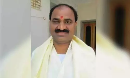 రాజధానిని  మార్చాలనుకుంటే మమ్మల్ని కర్ణాటకలో కలపండి : టీడీపీ నేత