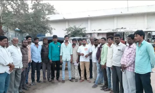 8న జరగబోయే సార్వత్రిక సమ్మె సందర్భంగా కరపత్రాల పంపిణీ