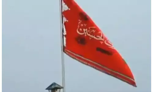 మూడో ప్రపంచ యుద్ధం తప్పదా? మసీదుపై ఎర్ర జెండా అందుకేనా? మూడో ప్రపంచ యుద్ధం తప్పదా? మసీదుపై ఎర్ర జెండా అందుకేనా?