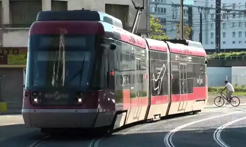 Andhra Pradesh: విశాఖకు ట్రామ్-రైళ్లు..డీపీఆర్ సిద్ధం చేయాలని ముఖ్యమంత్రి ఆదేశం Andhra Pradesh: విశాఖకు ట్రామ్-రైళ్లు..డీపీఆర్ సిద్ధం చేయాలని ముఖ్యమంత్రి ఆదేశం