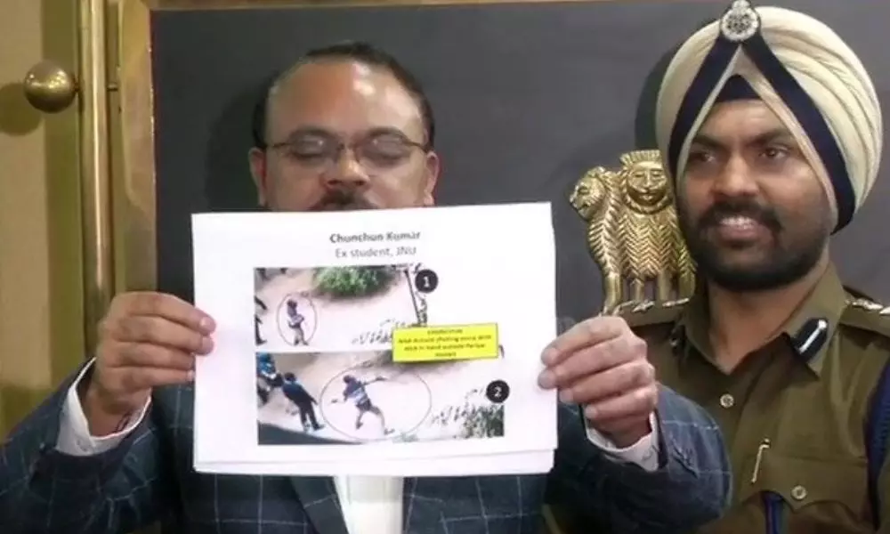 జేఎన్యూ విద్యార్థుపై దాడి కేసులో మరో ట్విస్ట్ జేఎన్యూ విద్యార్థుపై దాడి కేసులో మరో ట్విస్ట్