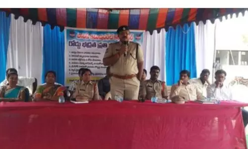 Karimnagar: రోడ్డు భద్రతా నియమాలను పాటించటం తప్పనిసరి