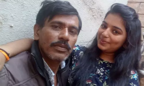 డైరెక్టర్తో పారిపోయిన హీరోయిన్.. కథలో కొత్త ట్విస్ట్ డైరెక్టర్తో పారిపోయిన హీరోయిన్.. కథలో కొత్త ట్విస్ట్