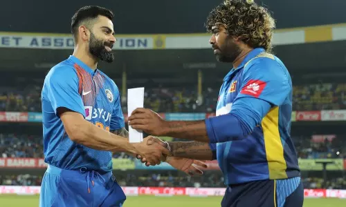 IND Vs SL 3rd T20 : టాస్ గెలిచిన శ్రీలంక.. ఇరు జట్లలో కీలక మార్పులు IND Vs SL 3rd T20 : టాస్ గెలిచిన శ్రీలంక.. ఇరు జట్లలో కీలక మార్పులు