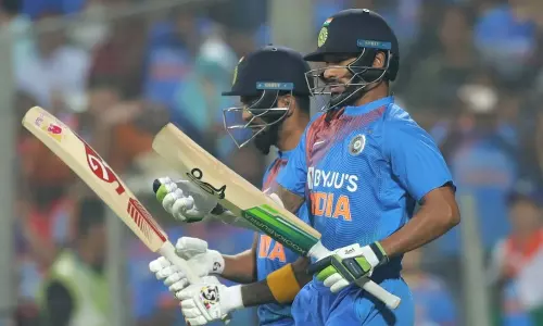 రాణిస్తున్న ధావన్, రాహుల్ జోడి