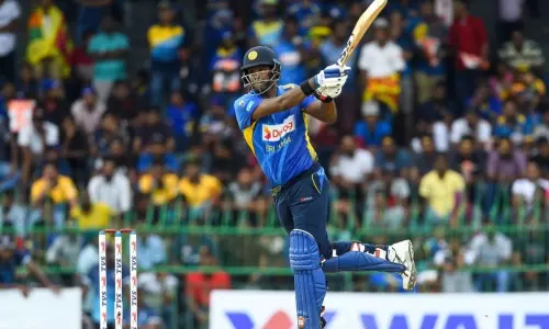 India vs Sri Lanka: పుంజుకుంటున్న శ్రీలంక India vs Sri Lanka: పుంజుకుంటున్న శ్రీలంక
