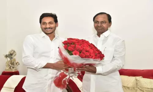 ముగిసిన తెలుగు రాష్ట్రాల సీఎంల సమావేశం