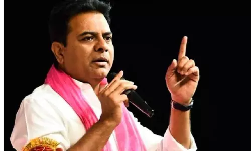 మోదీకి మేం భయపడం .. సోషల్ మీడియా కార్యకర్తల భేటీలో కేటీఆర్ వ్యాఖ్యలు