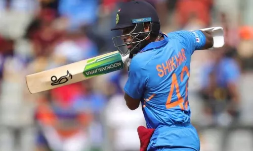 IND v AUS 1st ODI :హాఫ్ సెంచరీ చేసిన ధావన్