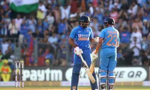 IND v AUS 1st ODI : టీమిండియా 255 ఆలౌట్ IND v AUS 1st ODI : టీమిండియా 255 ఆలౌట్