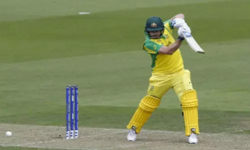 IND v AUS 1st ODI : నిలకడగా ఆడుతున్న ఆసీస్ ఓపెనర్లు IND v AUS 1st ODI : నిలకడగా ఆడుతున్న ఆసీస్ ఓపెనర్లు