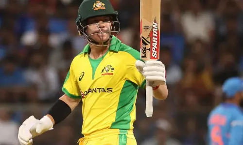 IND v AUS 1st ODI : సెంచరీలతో కదంతొక్కిన ఆసీస్ ఓపెనర్లు IND v AUS 1st ODI : సెంచరీలతో కదంతొక్కిన ఆసీస్ ఓపెనర్లు