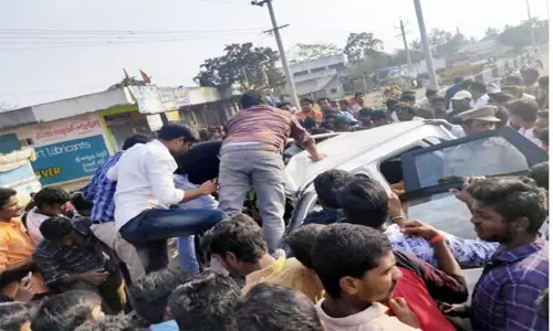 తూర్పుగోదావరి జిల్లాలో ఘోర రోడ్డు ప్రమాదం తూర్పుగోదావరి జిల్లాలో ఘోర రోడ్డు ప్రమాదం